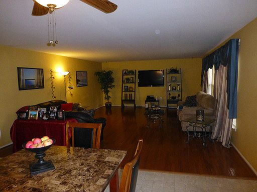 4th image of 8 Mintwood Dr