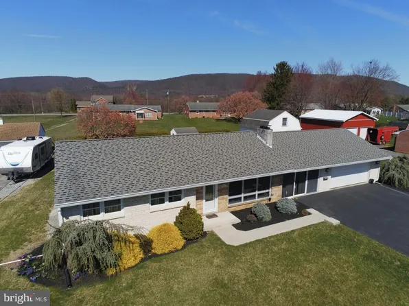 5711 Lincoln Way E, Fayetteville, PA 17222