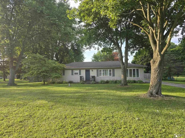 4216 W Samaria Rd, Temperance, MI 48182
