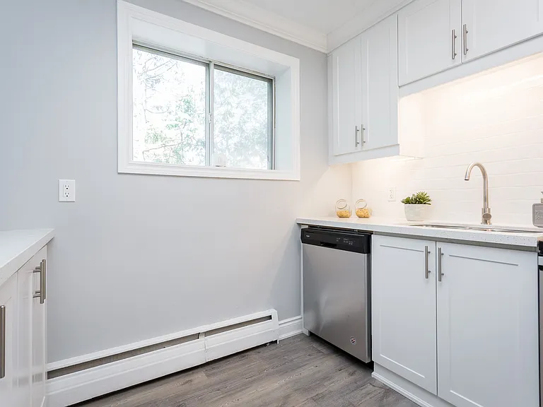 89 York Rd #1 — Photo 8