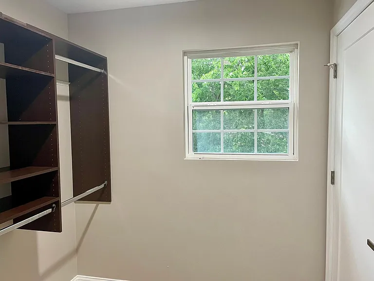 1433 Pickwick Ln — Photo 10