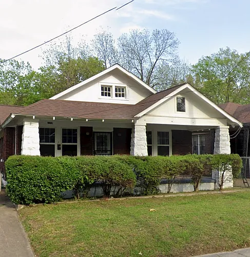 1054 Latham St Photo 1