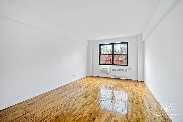 Rented by Oxford Property Group | media 10