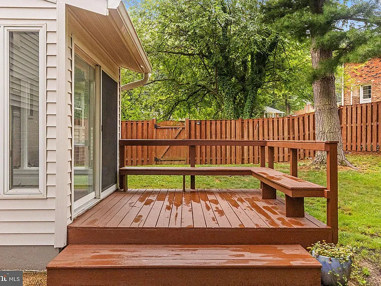 6901 Murray Ln — Photo 37