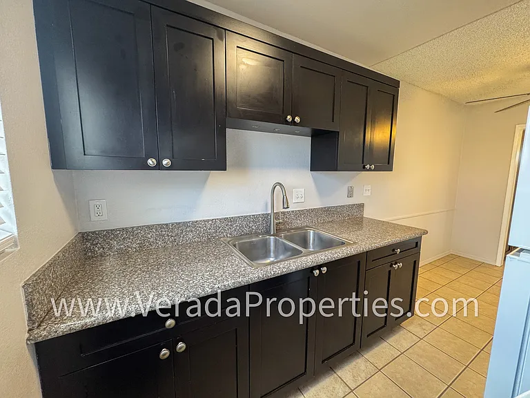 3533 42nd St #9 — Photo 2