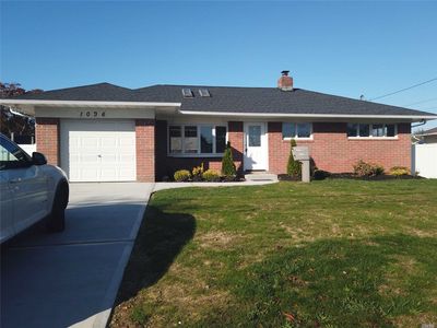 1096 Thompson Dr, Bay Shore, NY, 11706