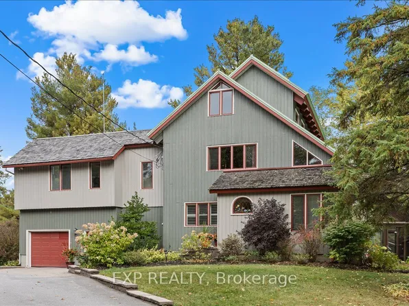 182 Spruce Ridge Rd, Ottawa, ON K0A 1L0
