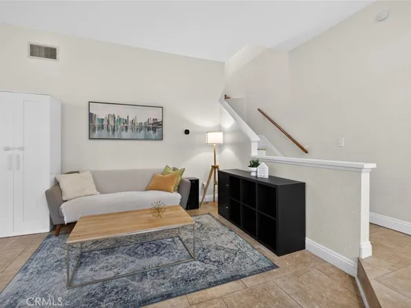 76 Willowcrest Ln, Pomona, CA 91766