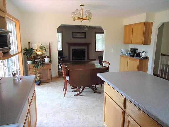 4th image of 611 Oakwood Ave