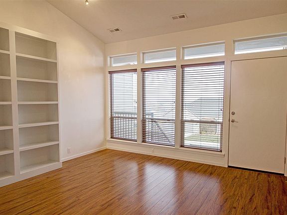 3rd image of 5101 Hershey Ln
