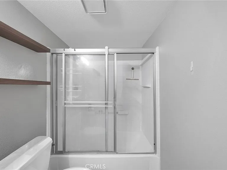 111 S Lakeview Ave — Photo 12