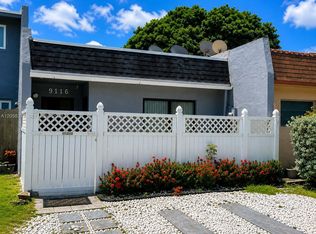 9116 NW 35th Pl, Sunrise, FL 33351