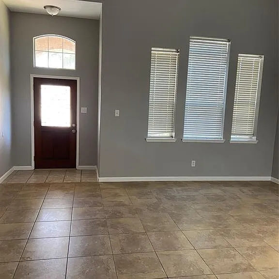 18107 Flower Grove Ct — Photo 2
