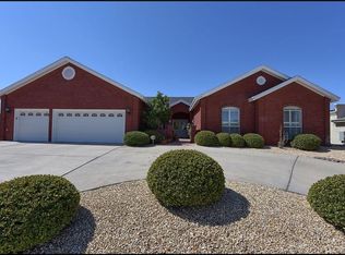 6748 Bear Ridge Dr, El Paso, TX 79912