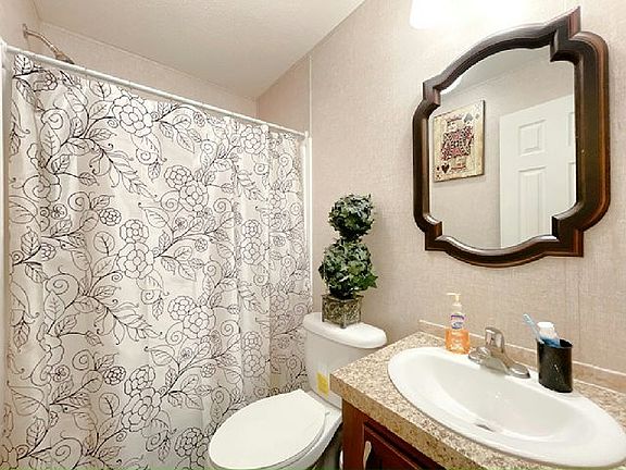 3rd image of 1861 Annapolis Ave #43