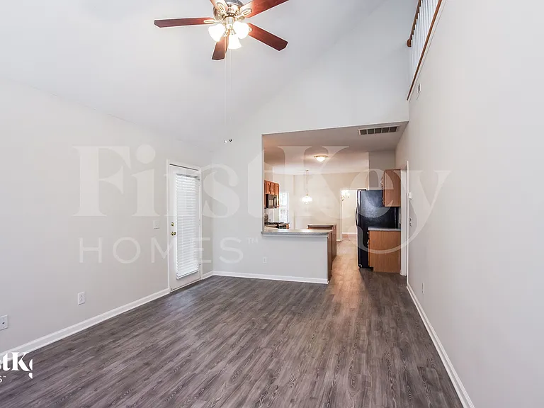 7031 Reedy Creek Rd — Photo 9