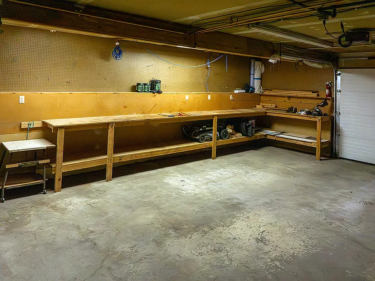 1.5 car heated garage