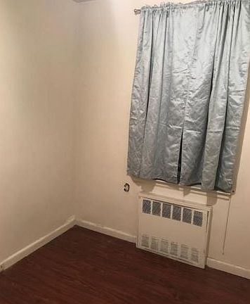5th image of 1393 E 93rd St