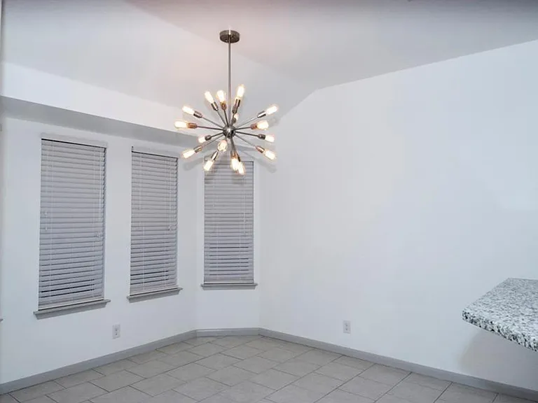 107 Tanglewood Ln — Photo 13