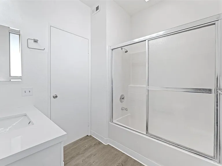 1175 E. Ocean Blvd — Photo 21