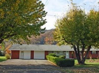 410 3rd St, Hampton, TN 37658