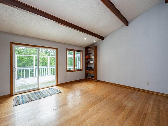 5th image of 2840 Brookside Dr