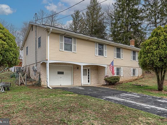 3rd image of 7960 Rider Ln