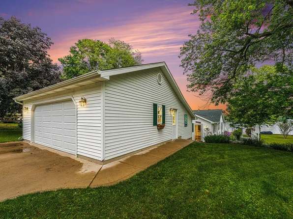 60631 Lennon Rd, Sturgis, MI 49091
