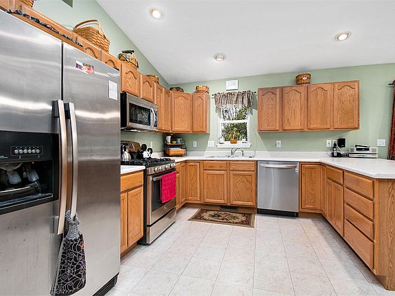 5th image of 3642 Pristine Ave