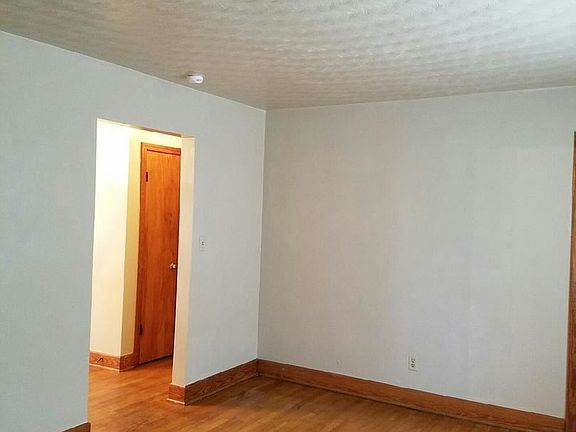 2nd image of 203 Kelly Dr