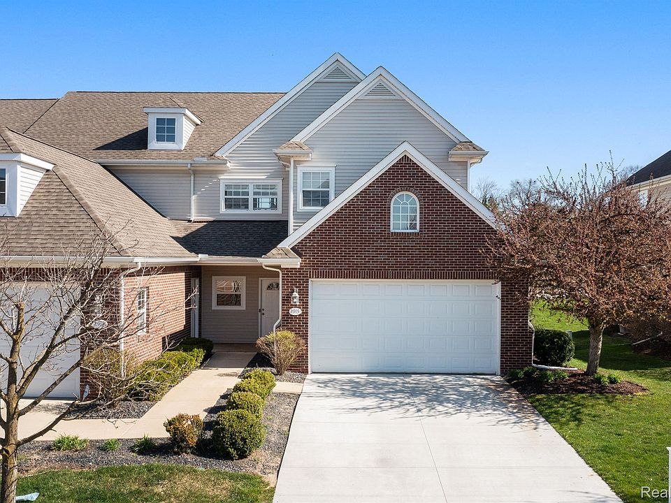 1st image of 2915 N Knightsbridge Cir