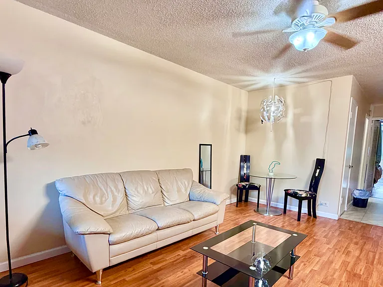 425 Ena Rd #204C — Photo 1