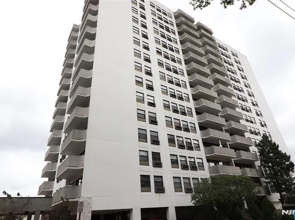 1600 Center Ave APT 11H, Fort Lee, NJ 07024