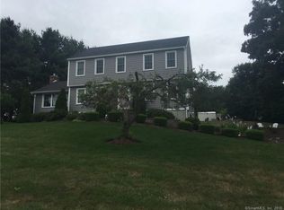 18 Conifer Dr, Branford, CT 06405