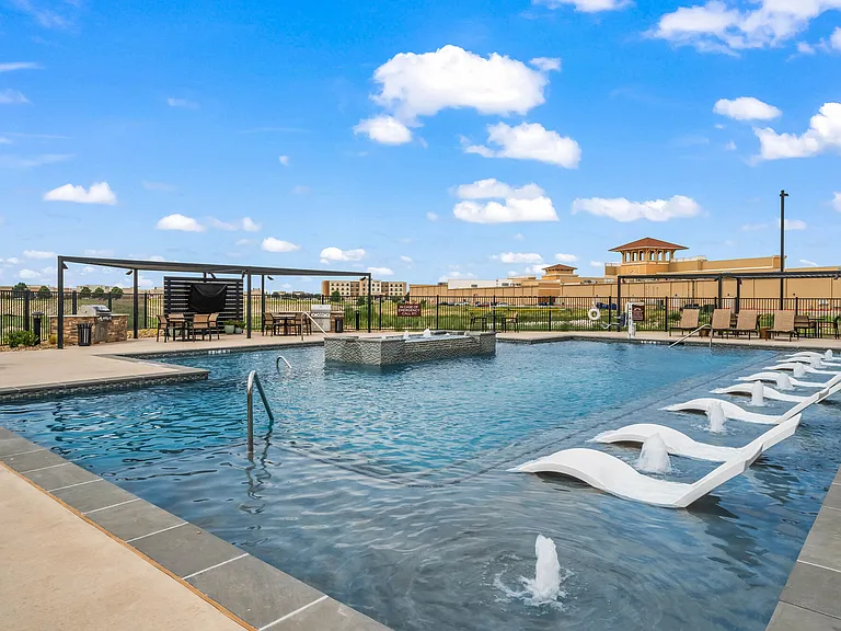 Swimming Pool at La Ventana at Canyon West Apartments