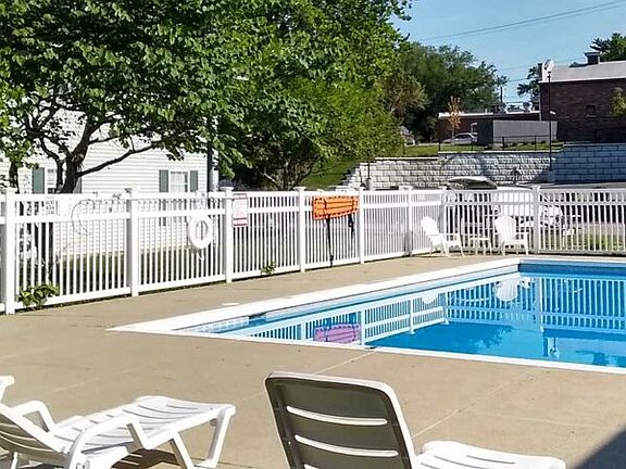 2nd image of 15 S Shafer St APT 1003