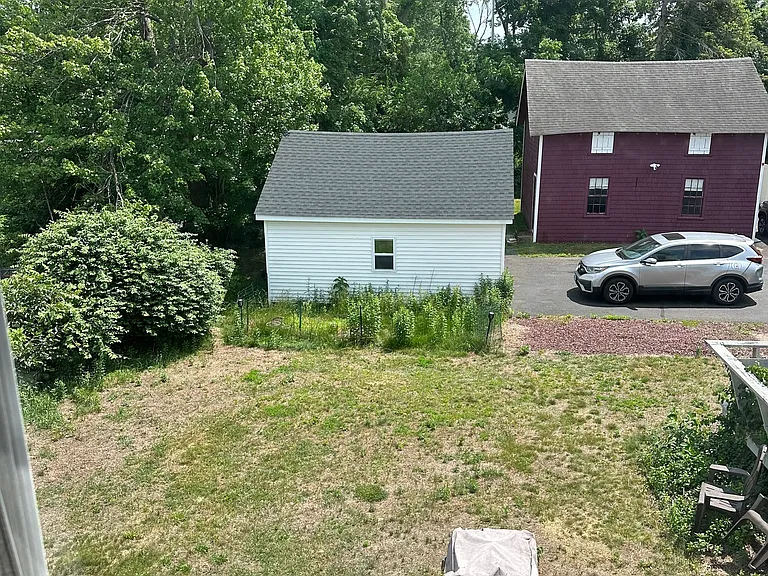 219 Jordan Ln — Photo 14
