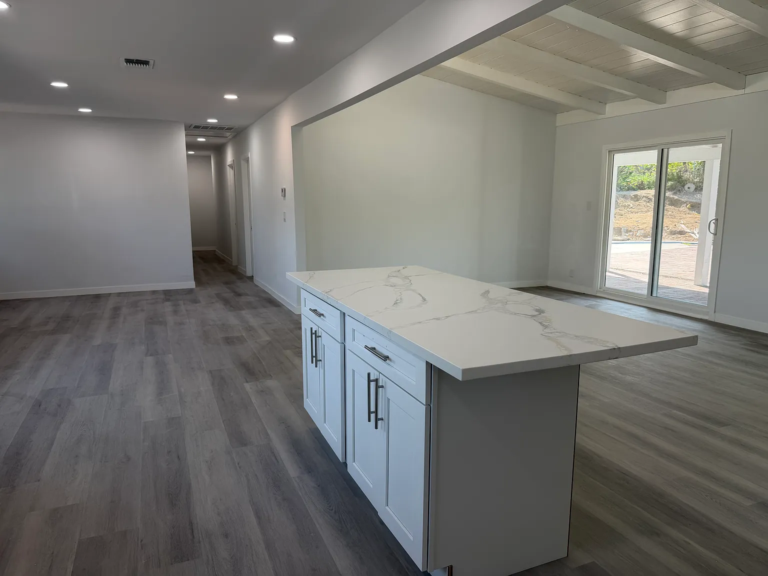4 bed, 1665 sqft, $4,200 — Photo 3