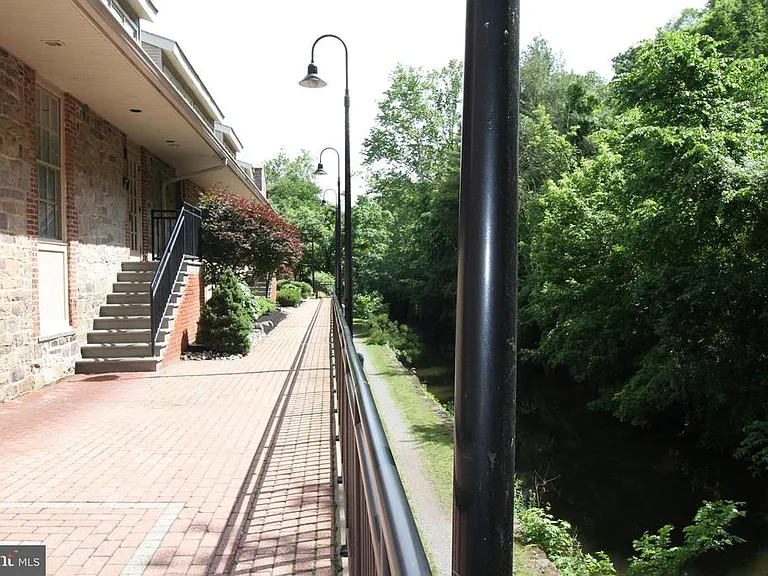 350 S River Rd #G16 — Photo 4