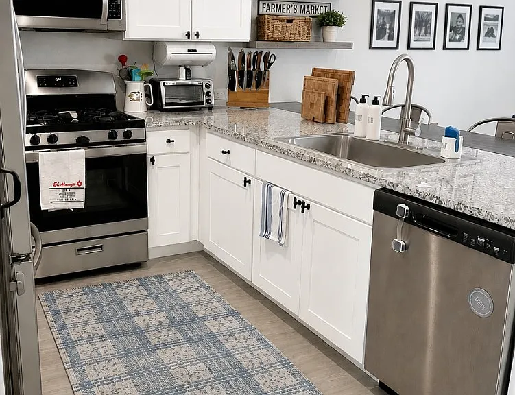 Furnished kitchen