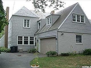 2nd image of 1060 Kenneth Dr