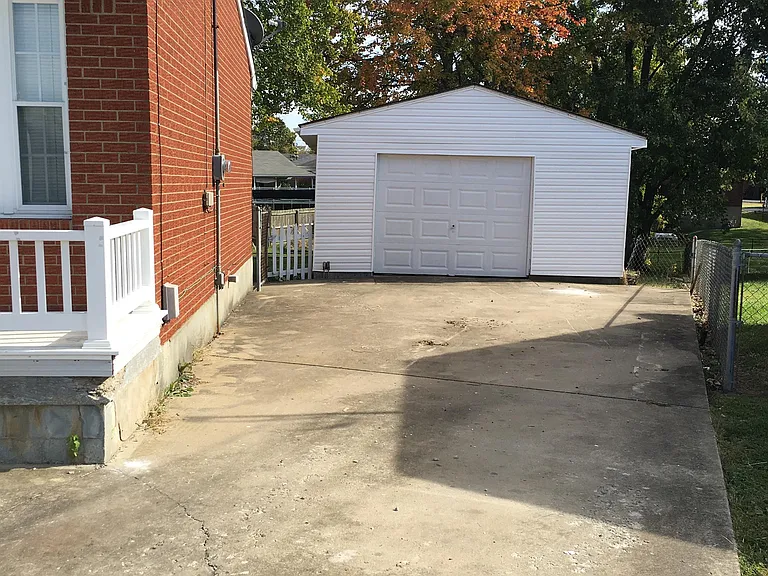 223 Wise Ct — Photo 5
