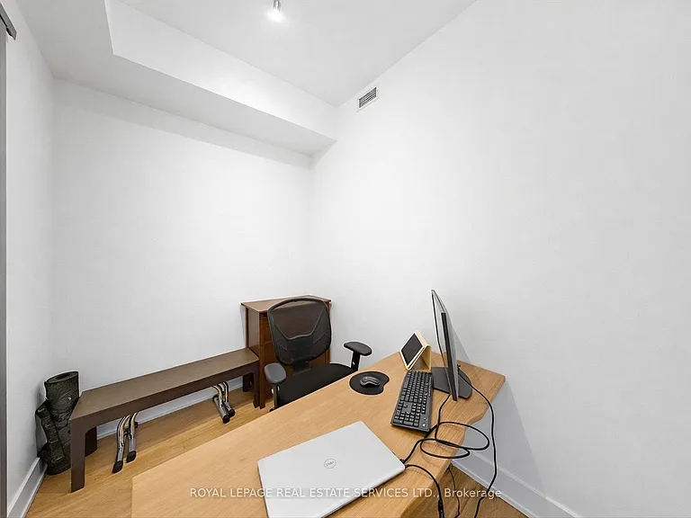 1284 Guelph Line #111 — Photo 36