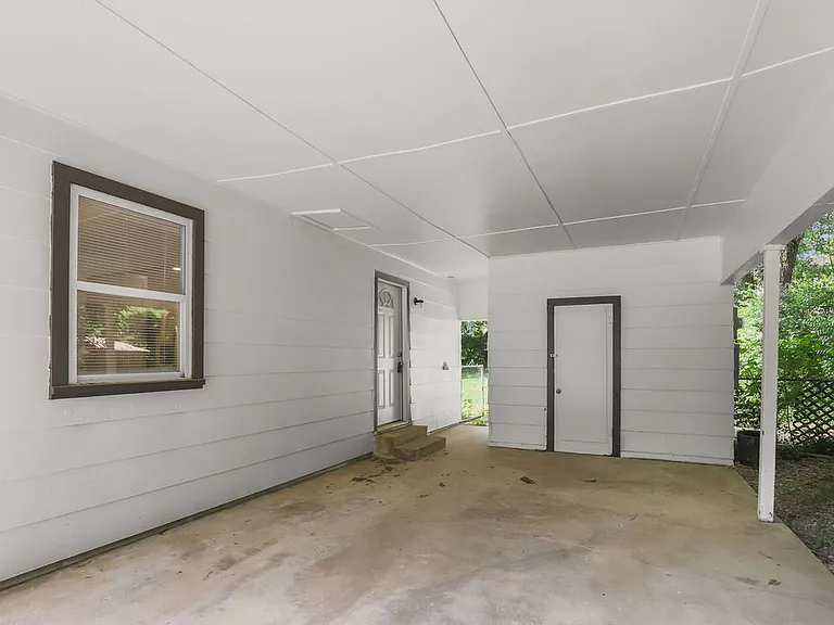 2300 W Holly St — Photo 21