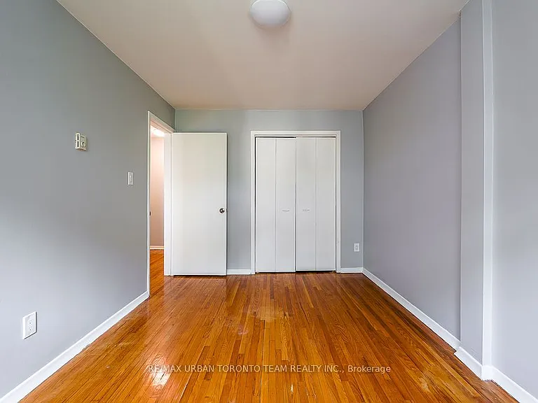 1346 Queen St E #1 — Photo 12