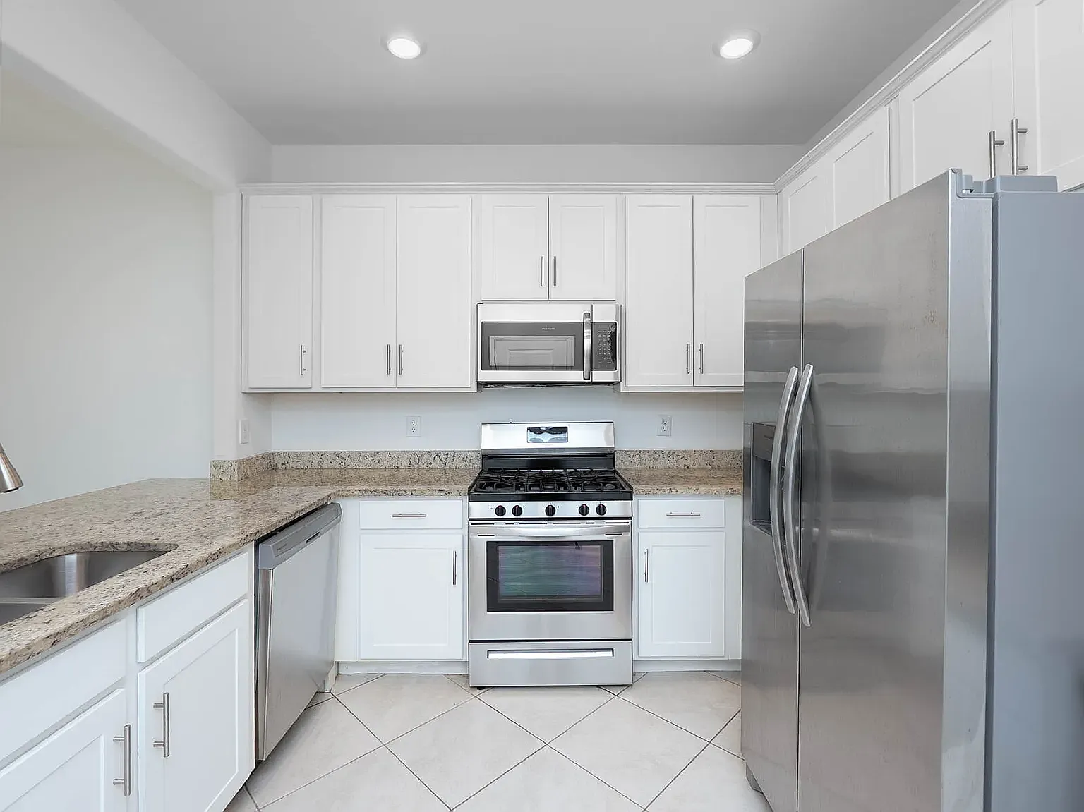 3 bed, 1879 sqft, $2,650 — Photo 2