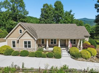 959 Silverglen Way, Hendersonville, NC 28792