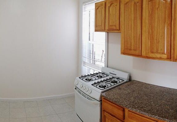 New spacious eat-in kitchen