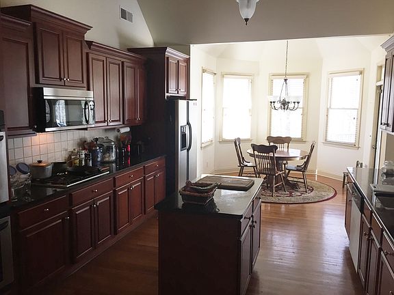 Kitchen and Breakfast Area