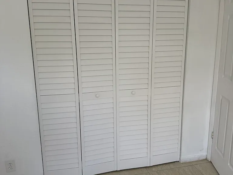 1516 SE Royal Green Cir #G104 — Photo 9